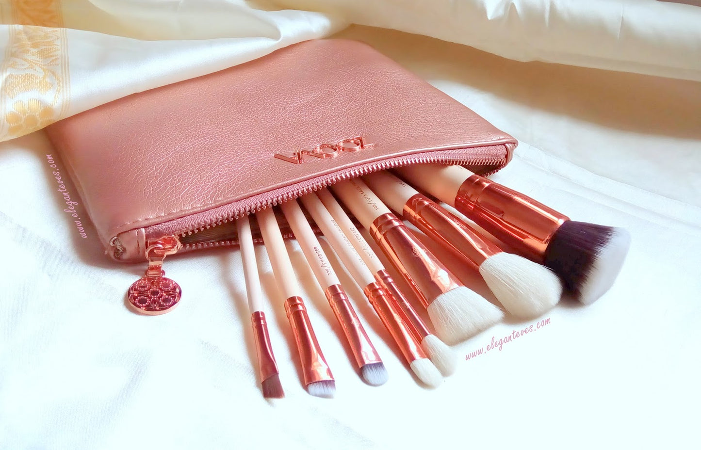 Zoeva 15 Piece Makeup Brushes With Pouch top quality