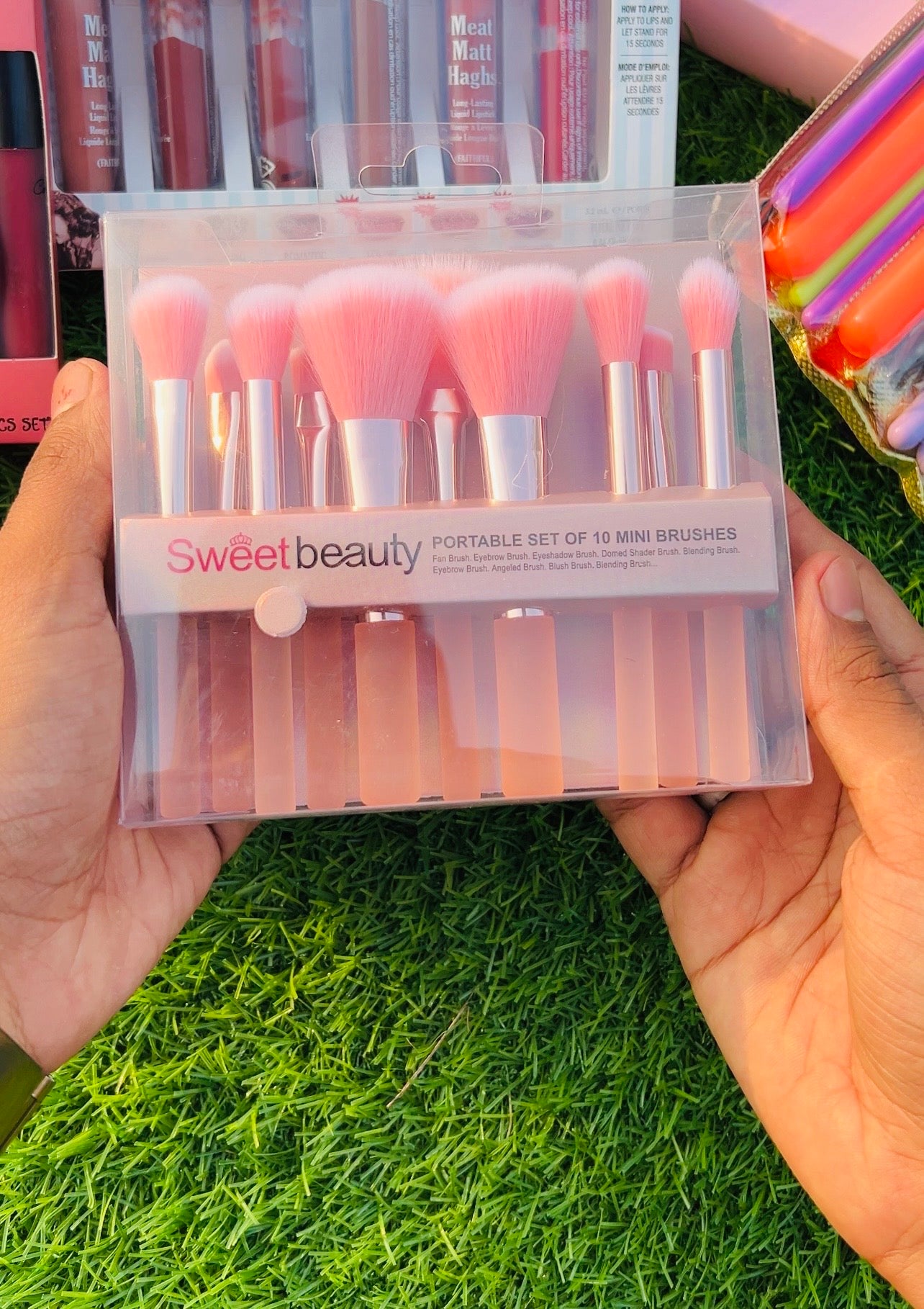 Sweet Beauty – Portable Set of 10 Mini Makeup Brushes